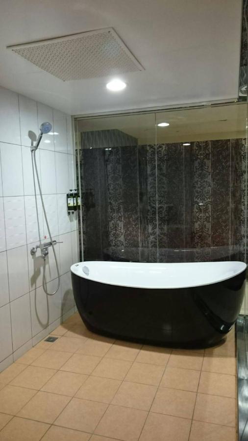 Hosin Hotel Taizhong Zewnętrze zdjęcie