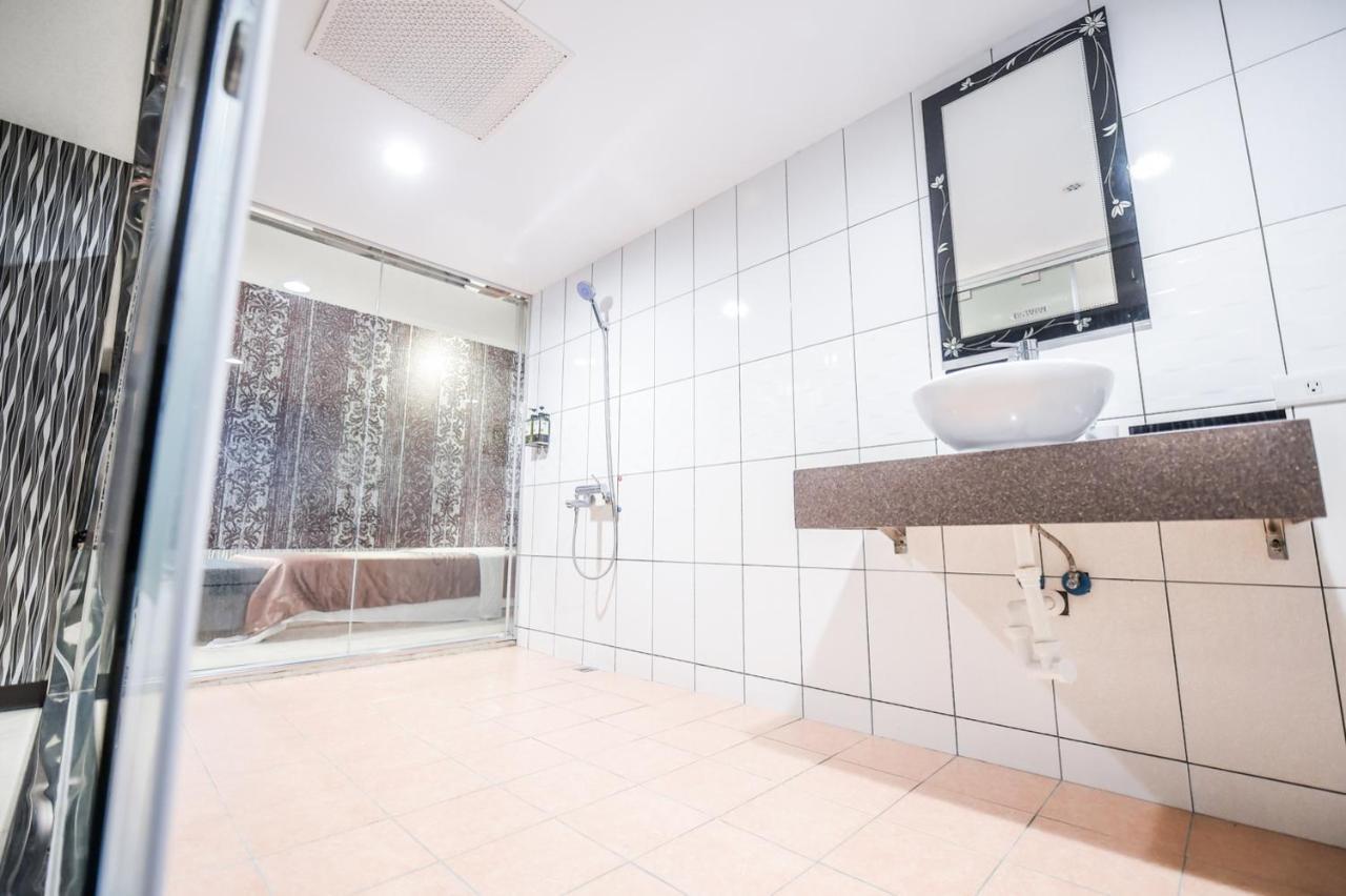 Hosin Hotel Taizhong Zewnętrze zdjęcie